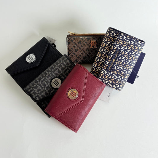 Tommy Hilfiger Patterned Envelope Wallet