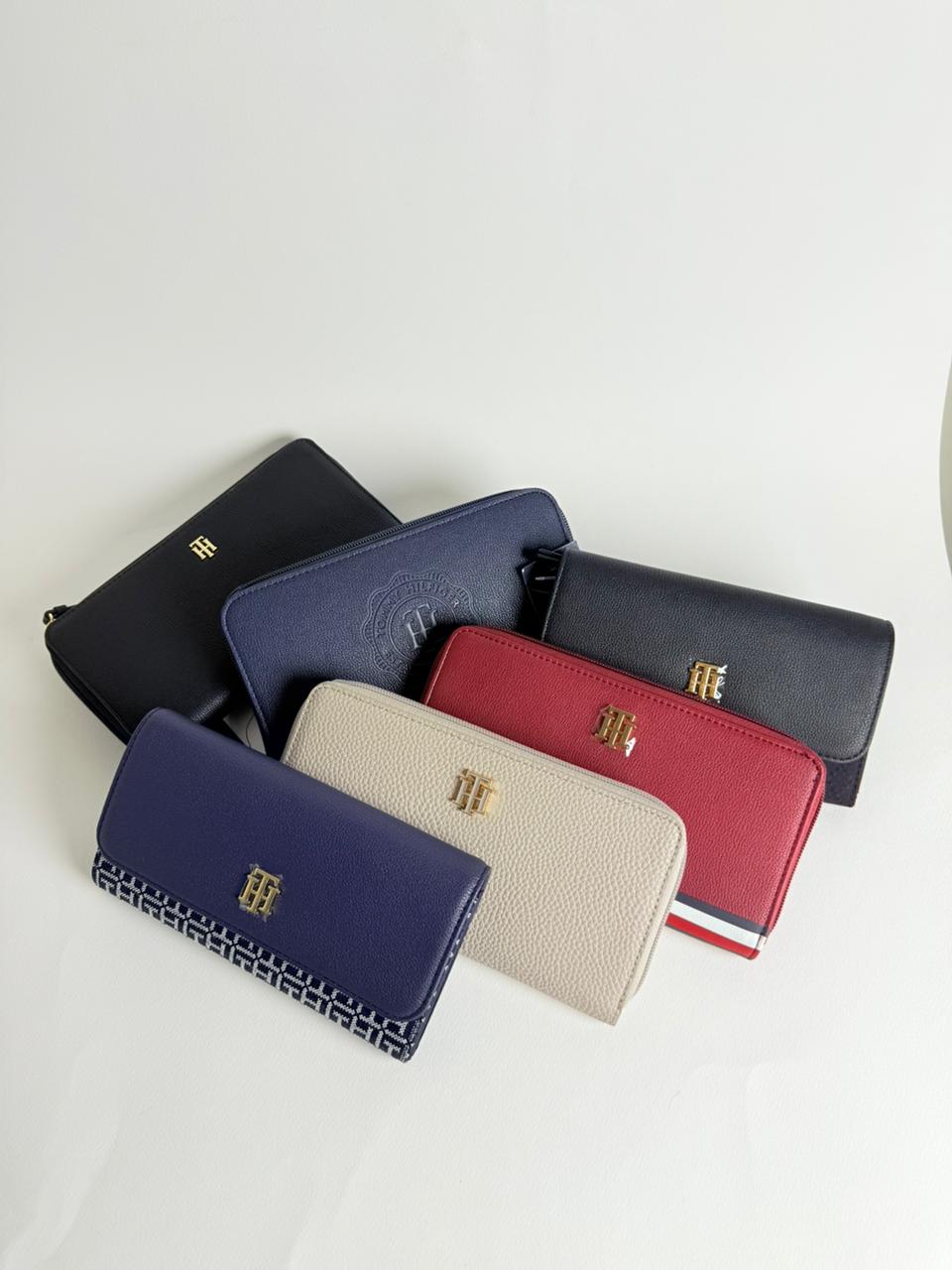 Tommy Hilfiger Zip Wallet