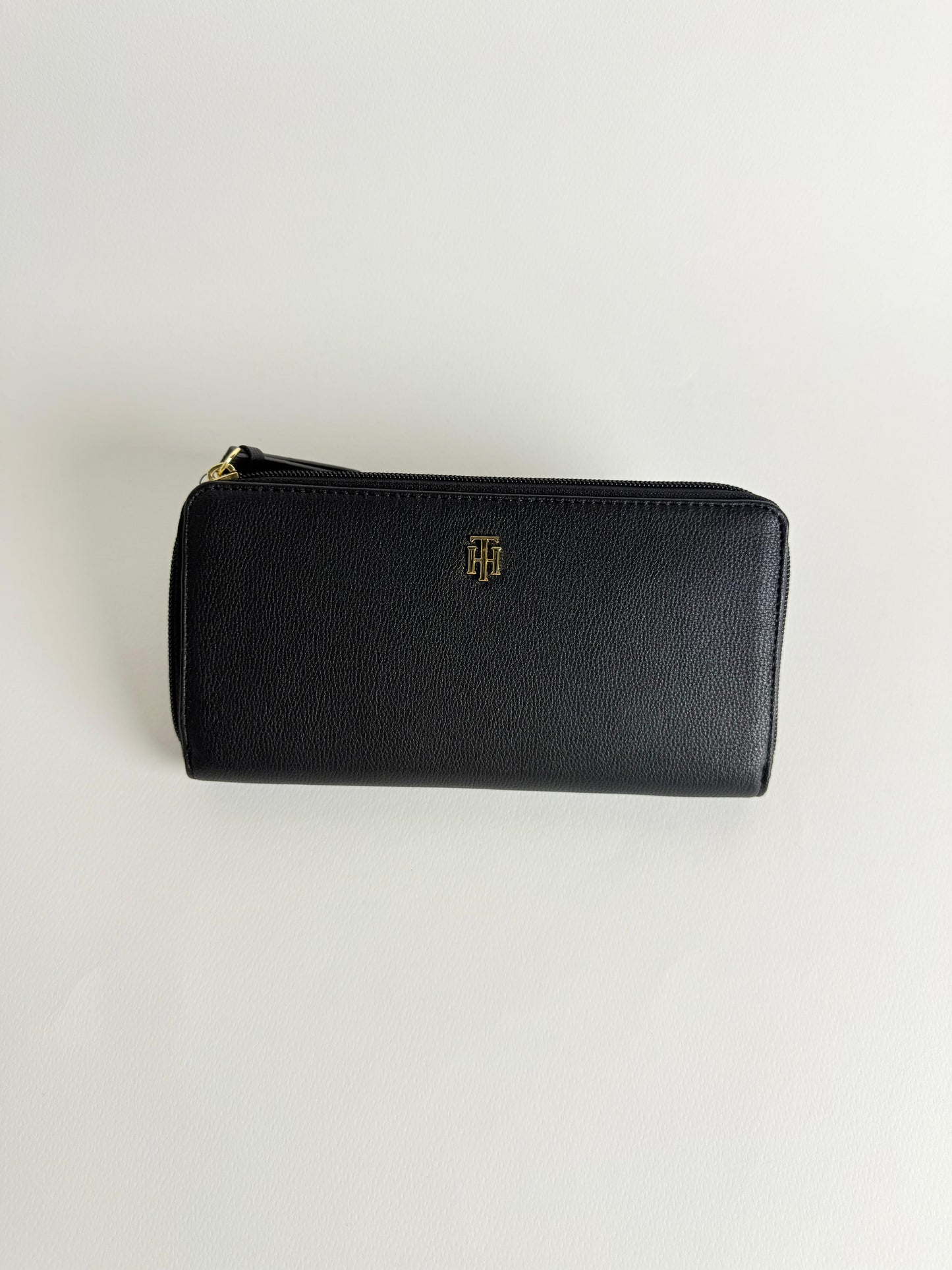 Tommy Hilfiger Zip Wallet