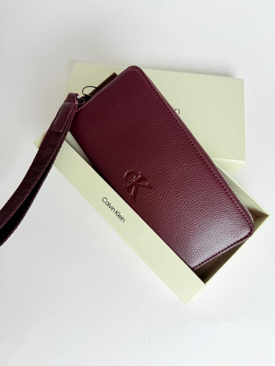 Calvin Klein Leather Large Zip Wallet