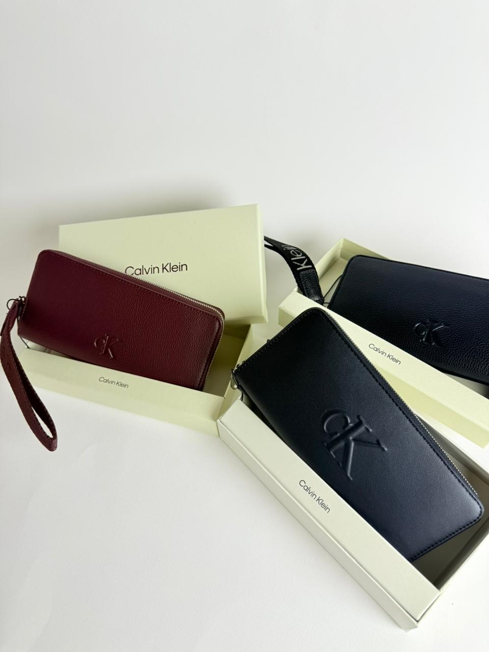 Calvin Klein Leather Large Zip Wallet