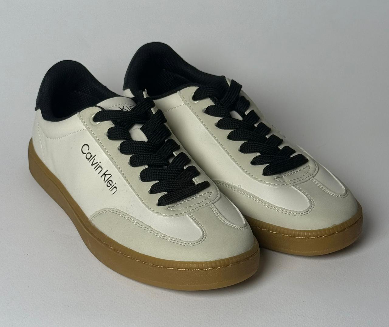 Calvin Klein Women's  Narissa Sneaker