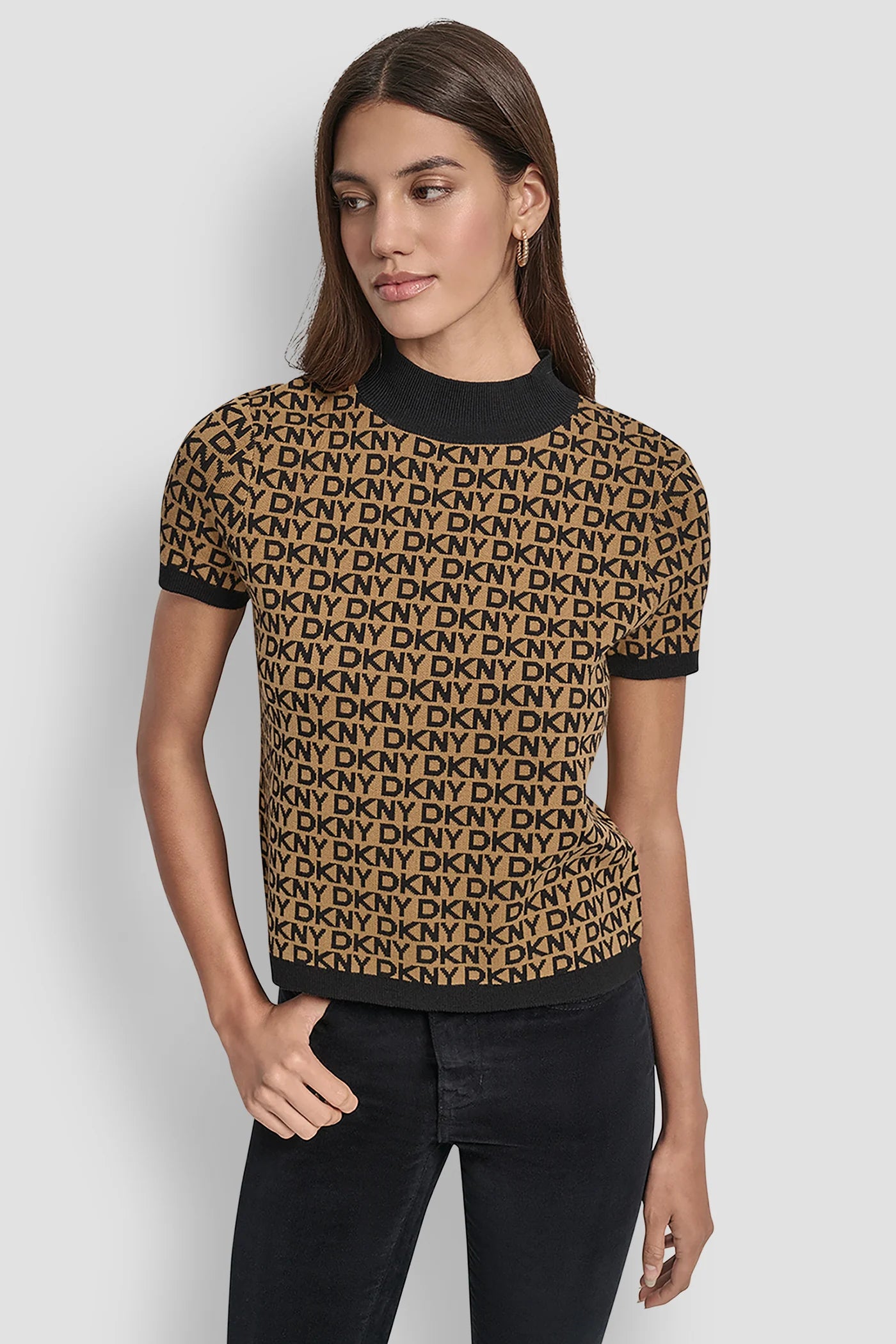 DKNY LOGO JACQUARD SHORT SLEEVE SWEATER